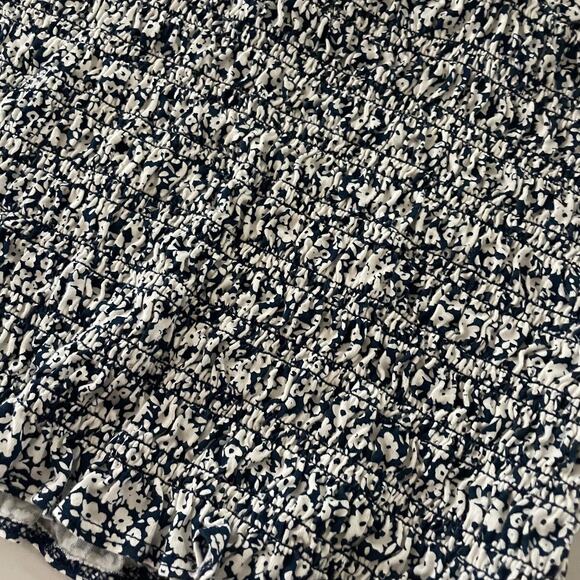 Old Navy Smocked Tank Womens LRG Sleeveless Ruffle Floral Summer Stretch Blouse - Picture 6 of 6